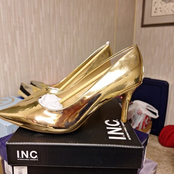 I.N.C. International Concepts Women's Zitah Pointed Toe Pumps - 8.5W - Picture 3 of 4